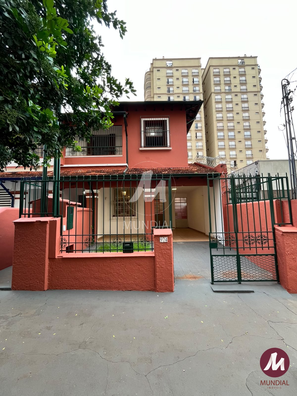 Fachadas que roubam a cena — Casa em Centro