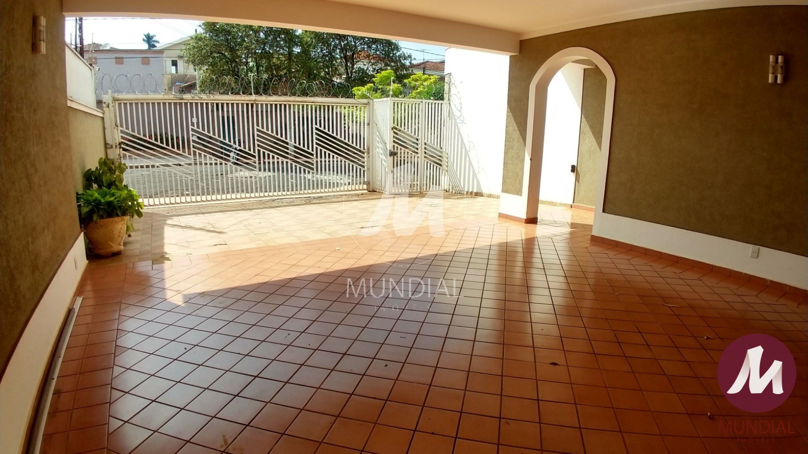 Garagem/estacionamento — foto 3
