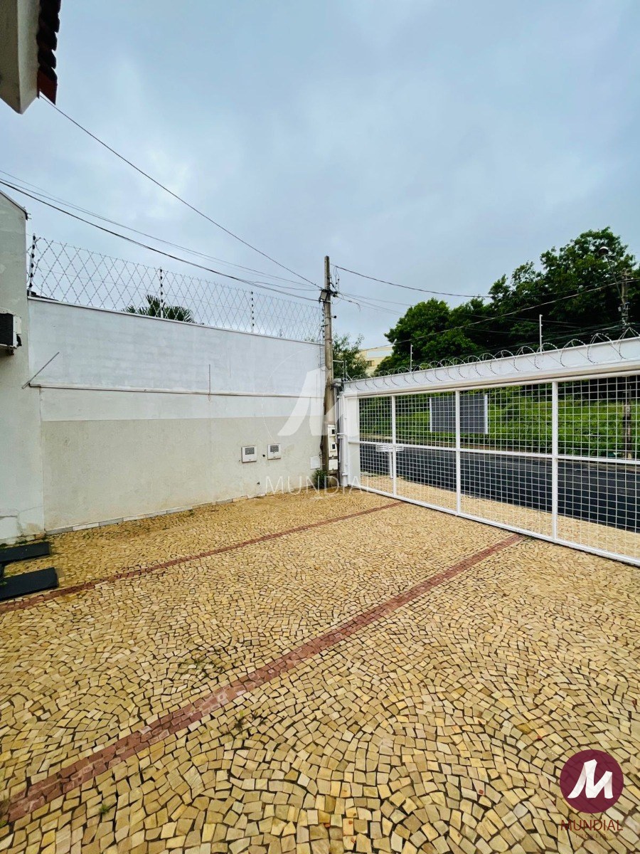 Garagem/estacionamento — foto 2