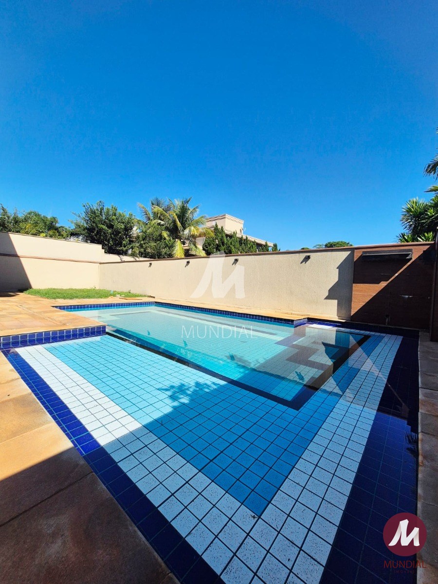 Piscinas para mergulhar de cabeça — Casa em Guaporé