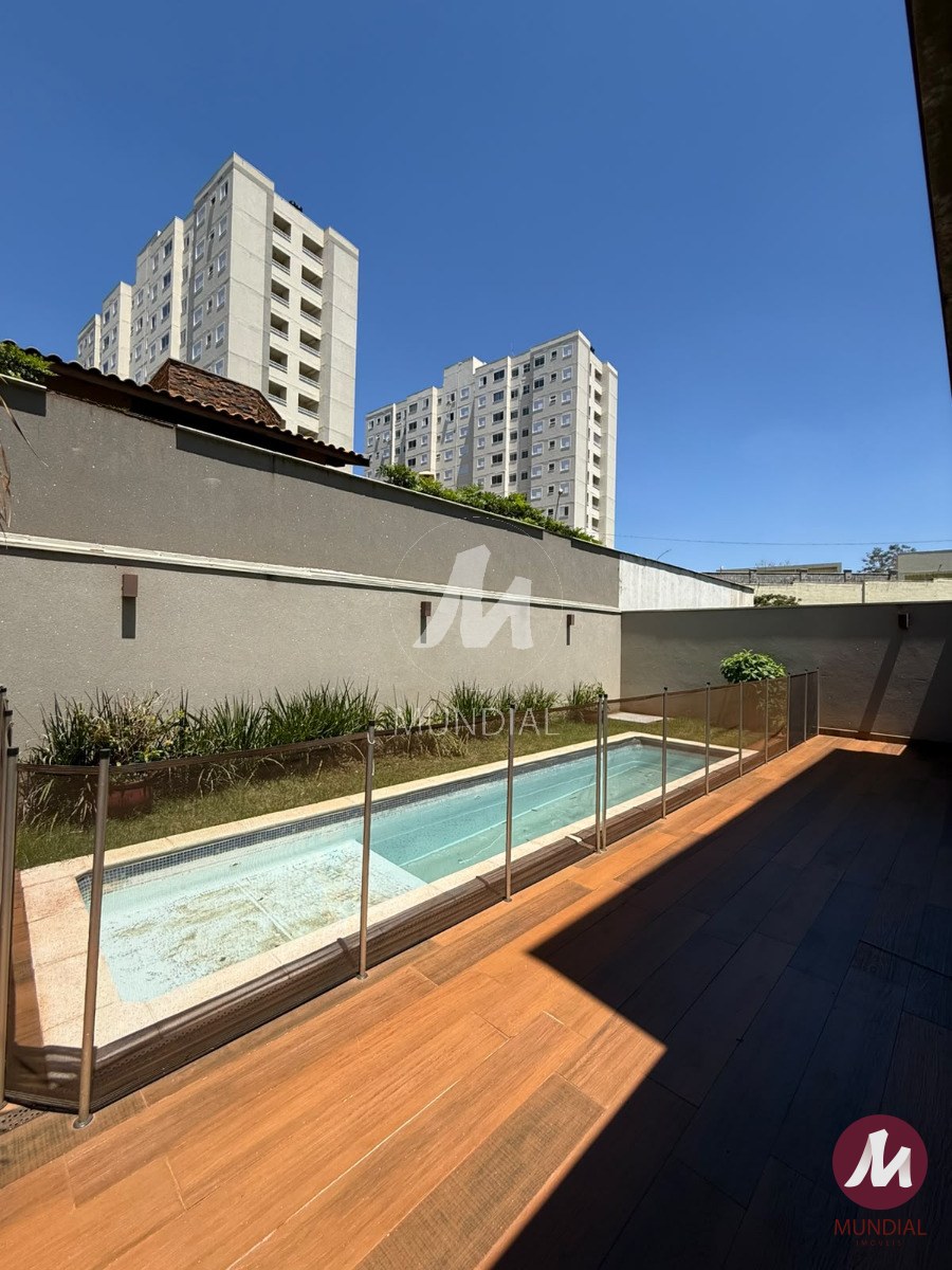 Piscinas para mergulhar de cabeça — Casa em Recreio Das Acácias