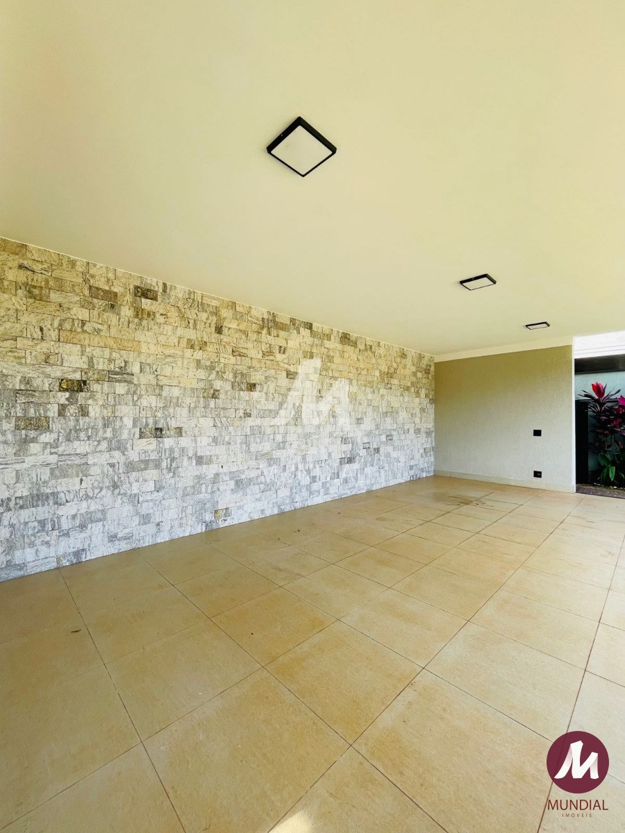 Garagem/estacionamento — foto 3