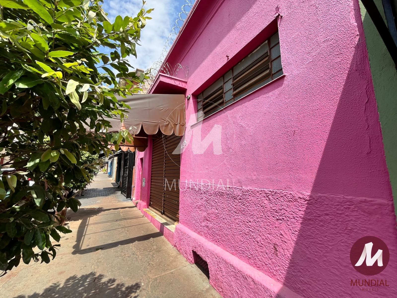 Fachadas que roubam a cena — Salão-Galpão em Centro