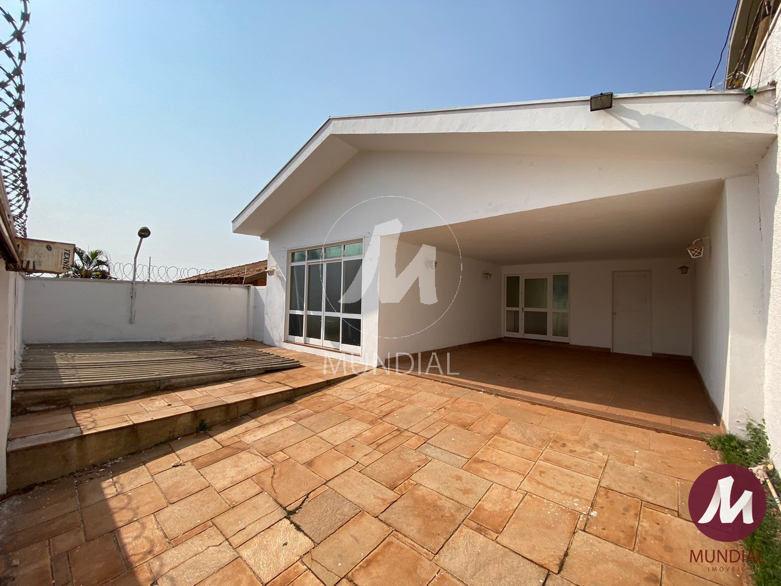 Garagem/estacionamento — foto 1