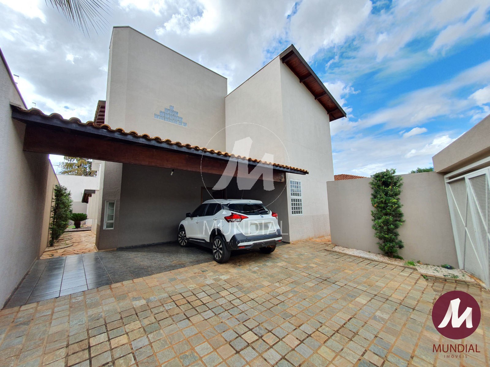 Garagem/estacionamento — foto 1