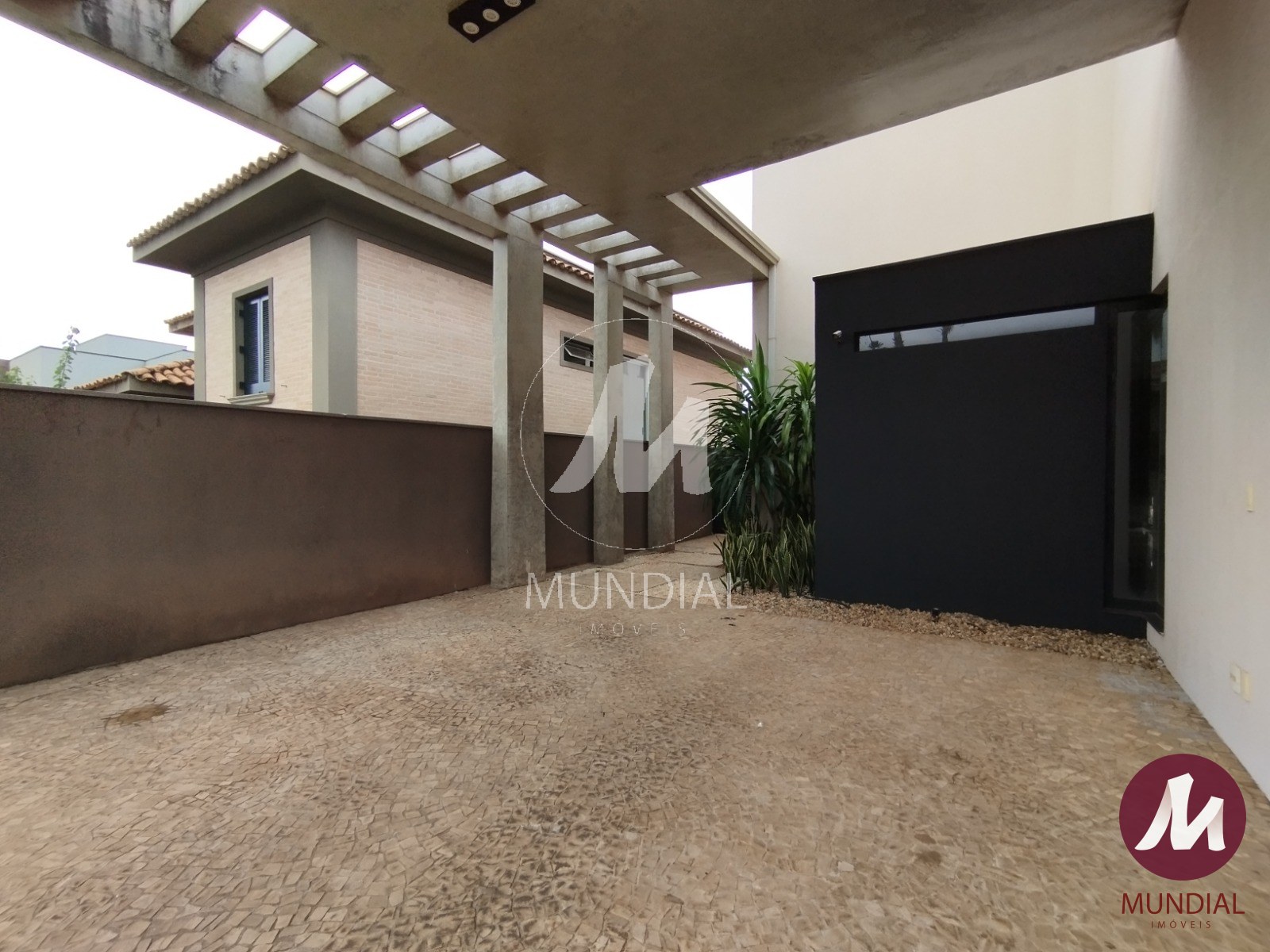 Garagem/estacionamento — foto 3