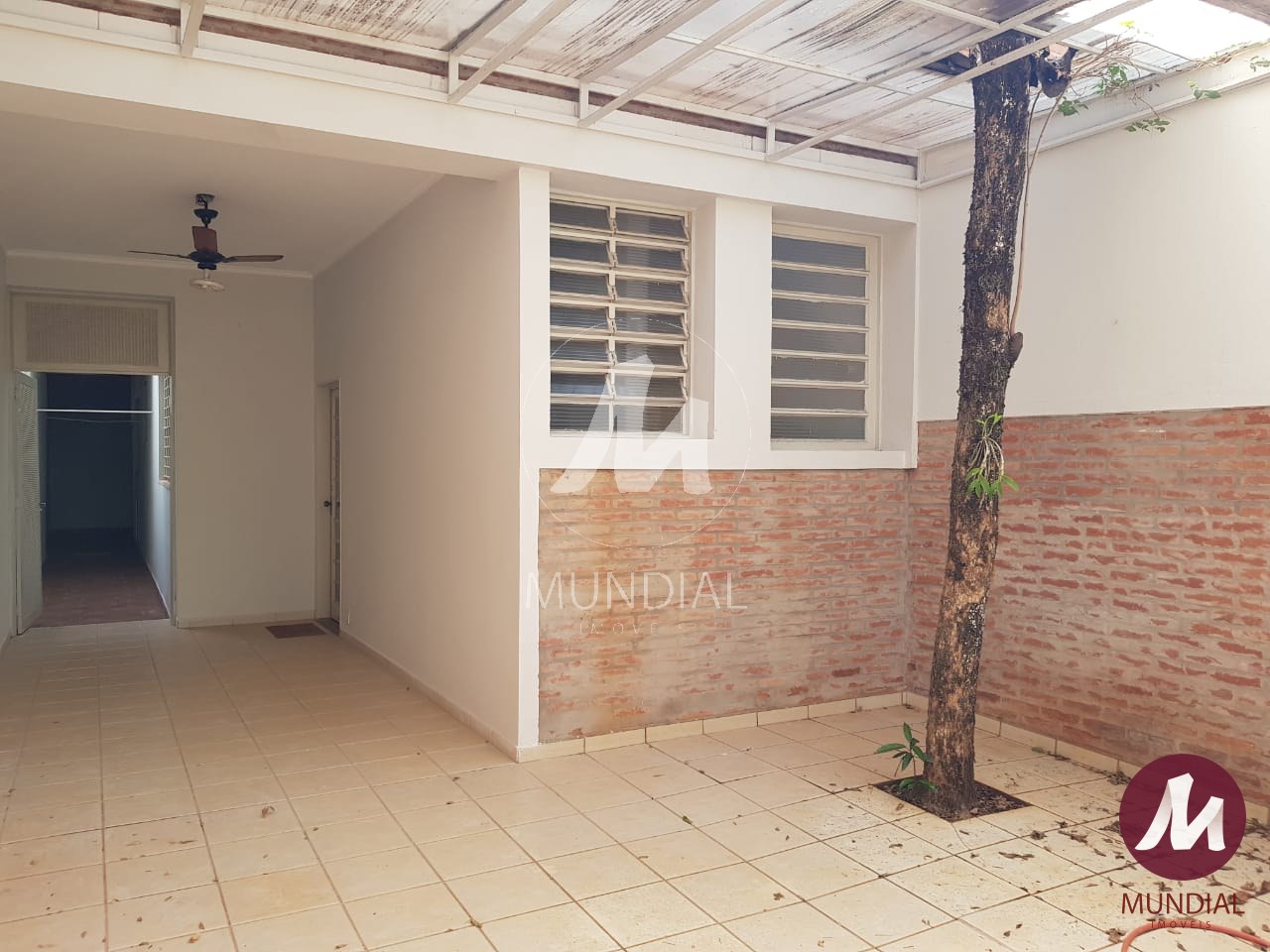 Garagem/estacionamento — foto 2