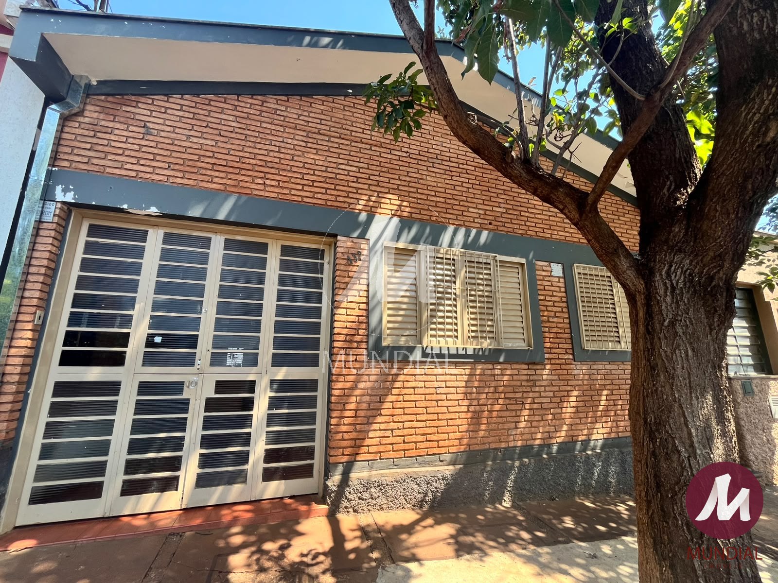 Fachadas que roubam a cena — Casa em Centro