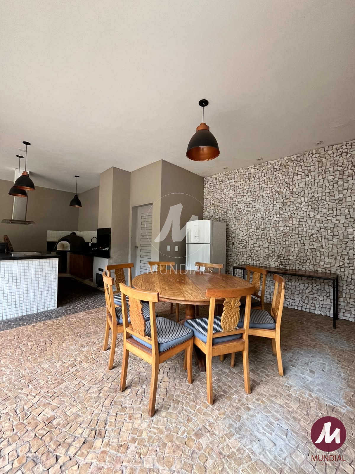 Espaços feitos para receber — Chácara em Jardim Emilia (Bonfim Paulista)