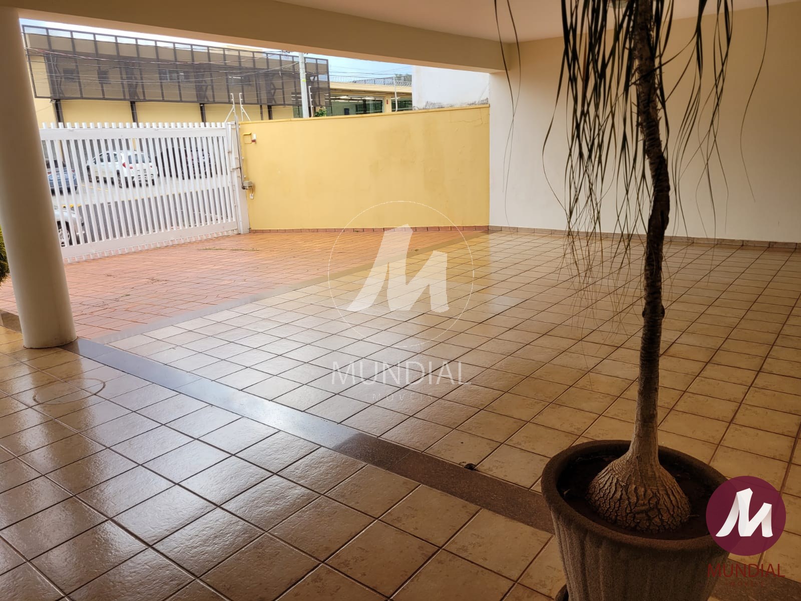 Garagem/estacionamento — foto 3