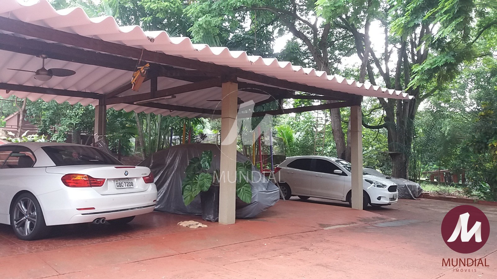 Garagem/estacionamento — foto 1