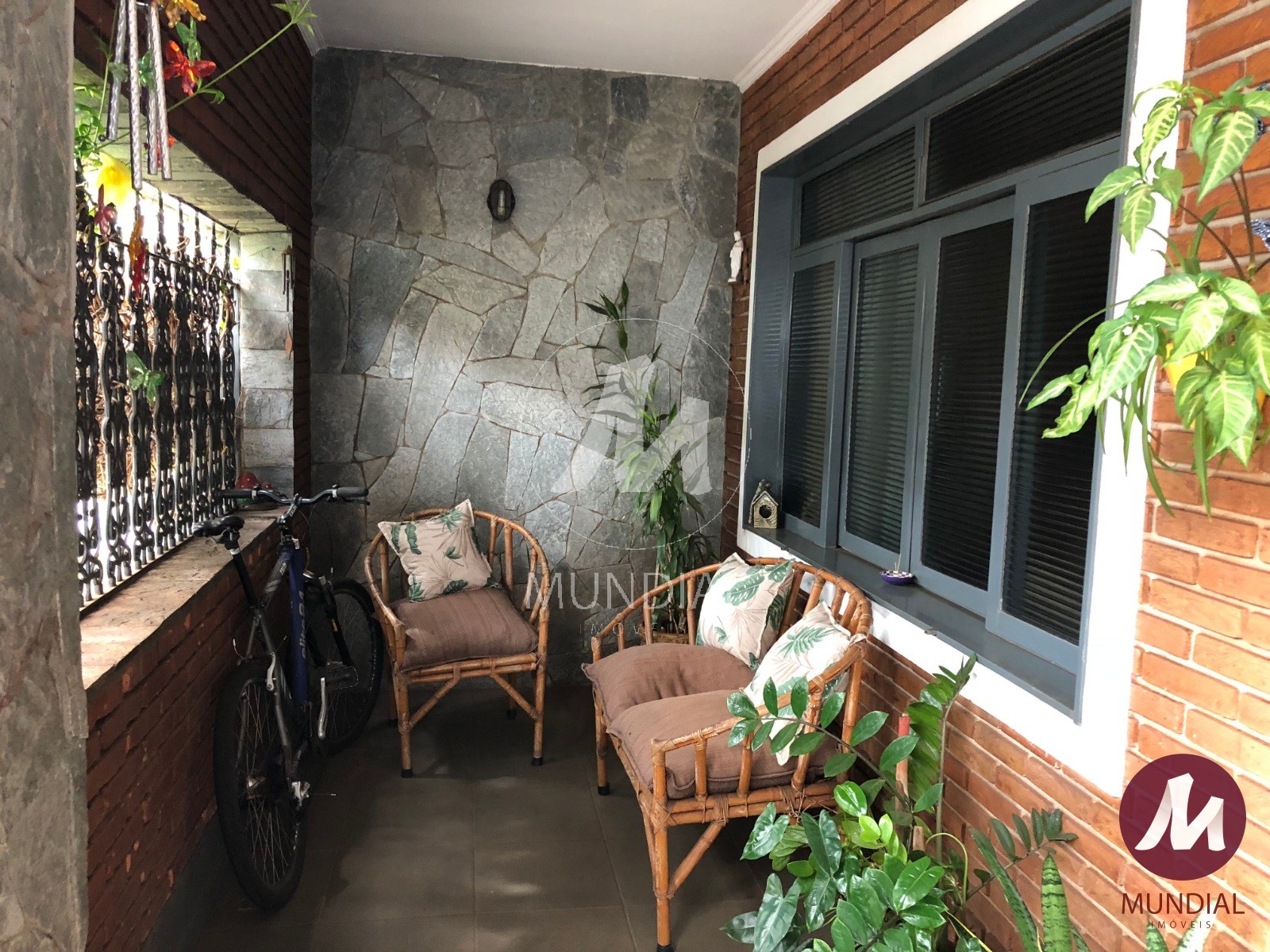 Garagem/estacionamento — foto 2