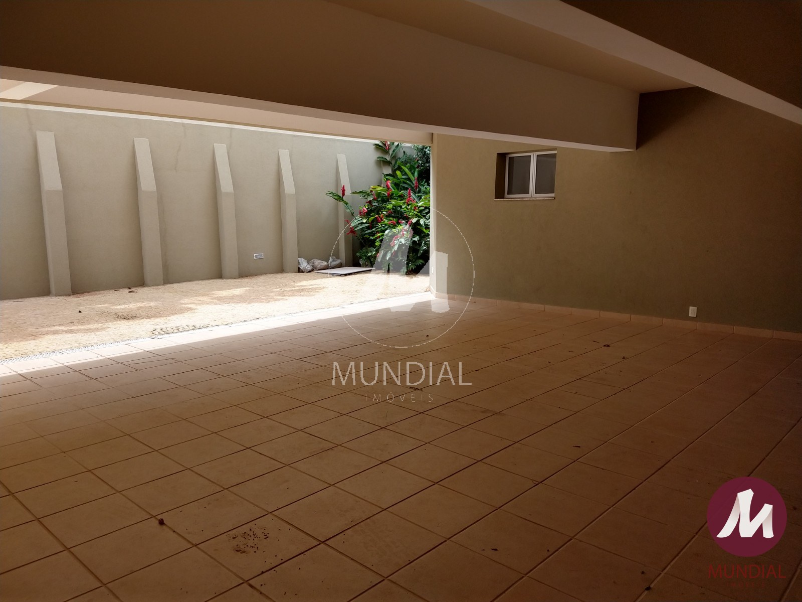 Garagem/estacionamento — foto 3