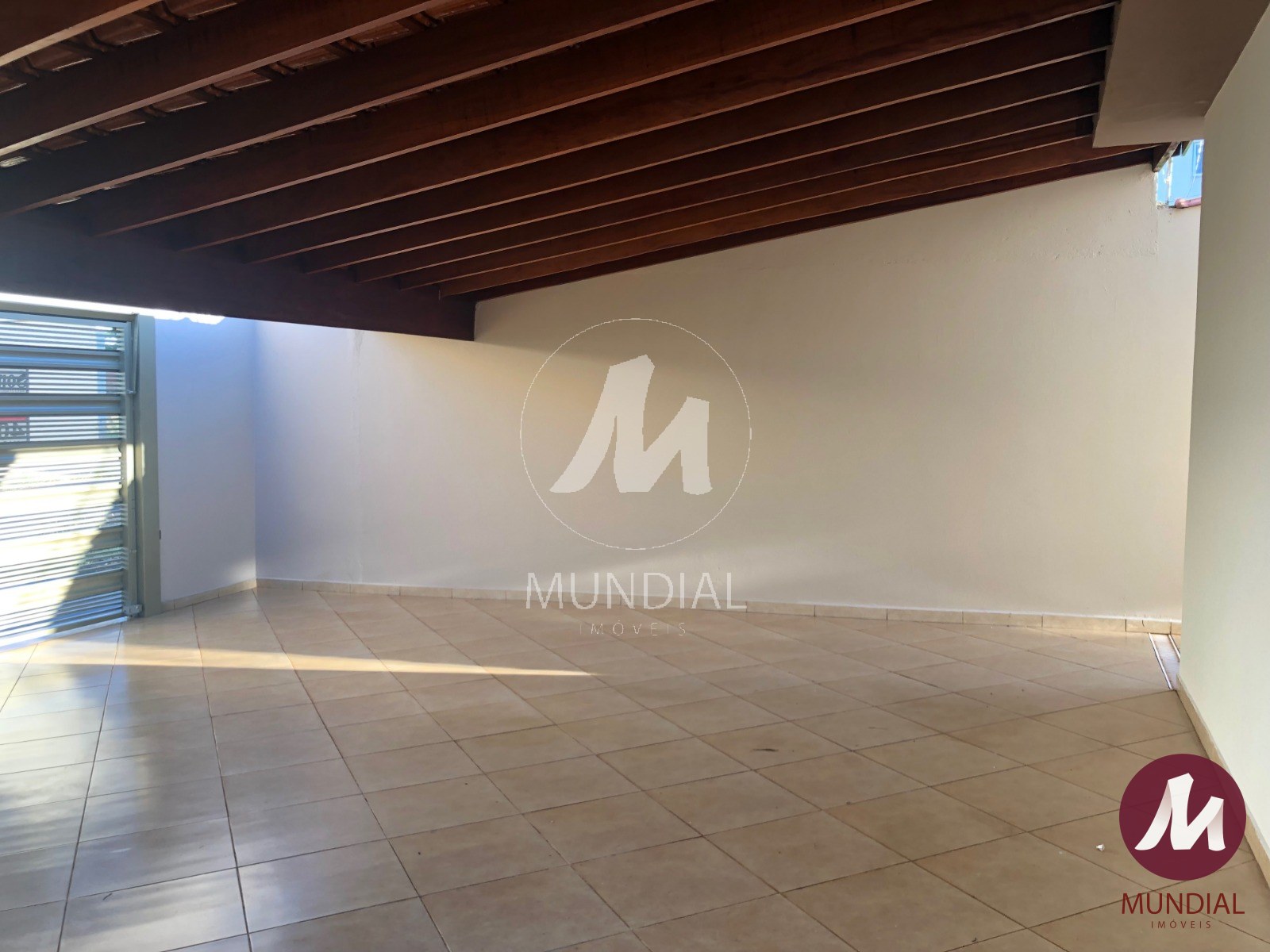 Garagem/estacionamento — foto 2
