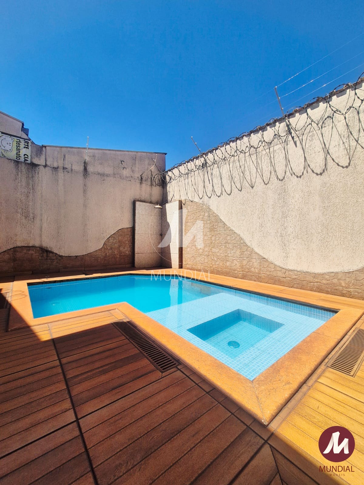Piscinas para mergulhar de cabeça — Casa em Jardim Independência