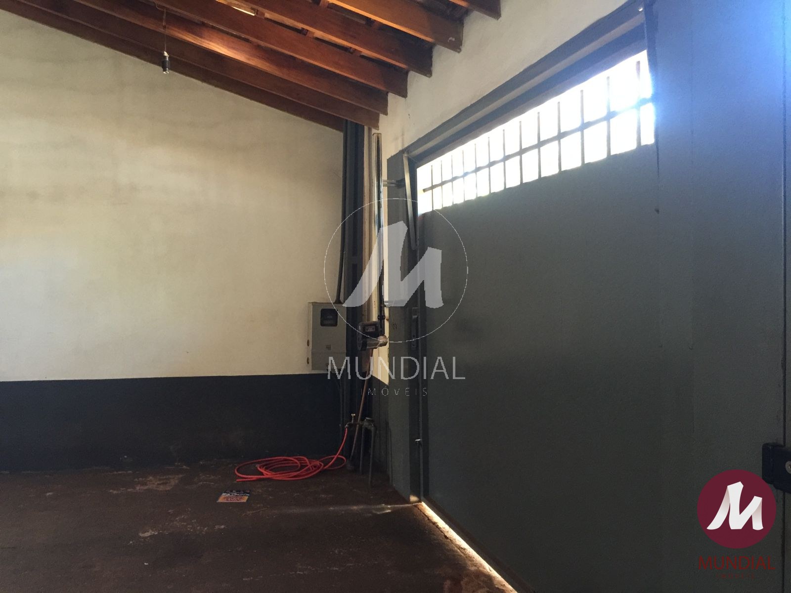 Garagem/estacionamento — foto 1