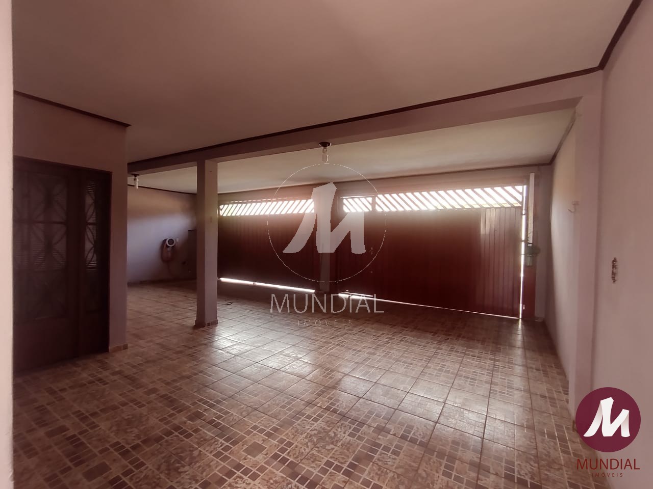 Garagem/estacionamento — foto 2