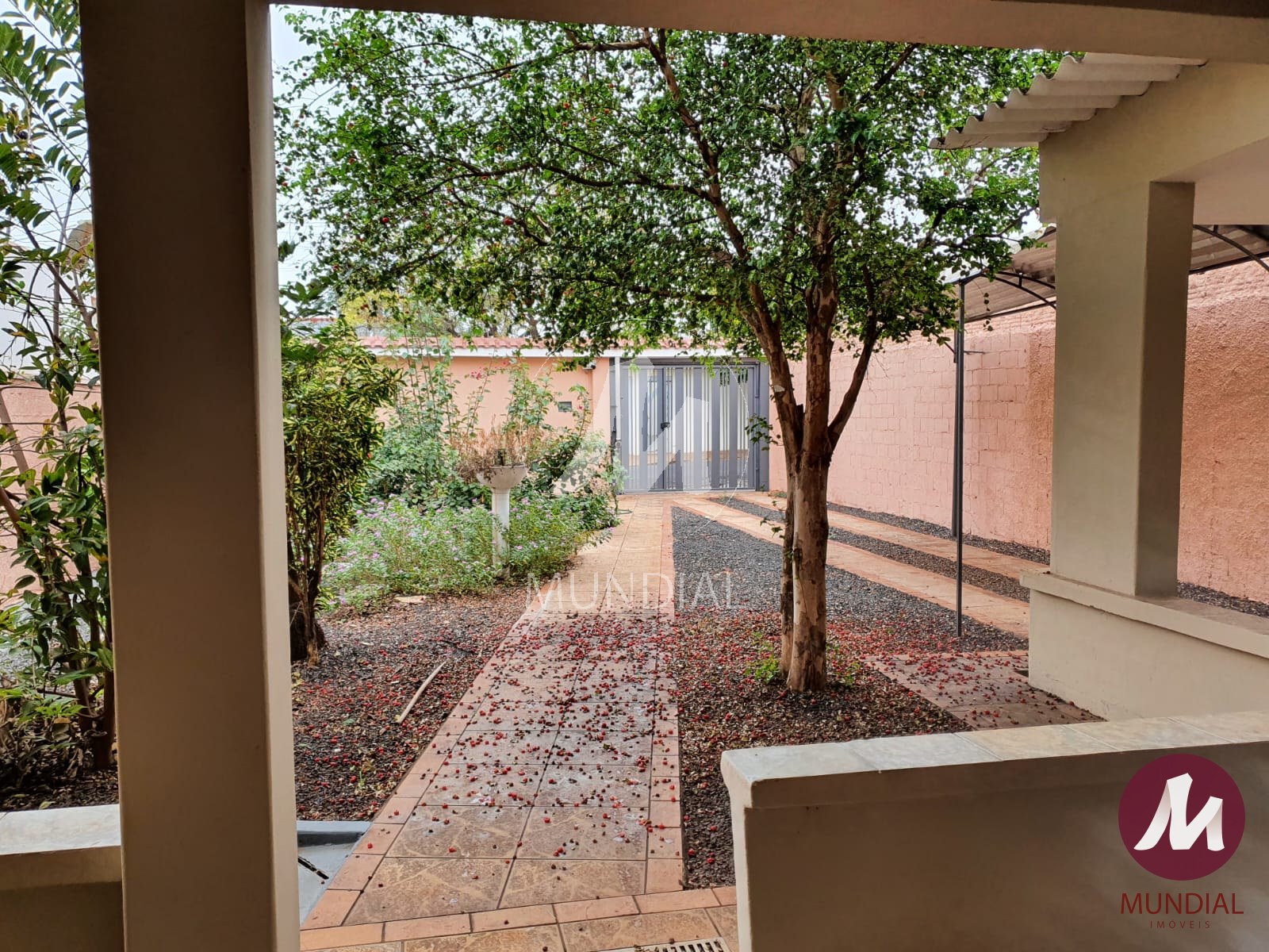 Garagem/estacionamento — foto 1