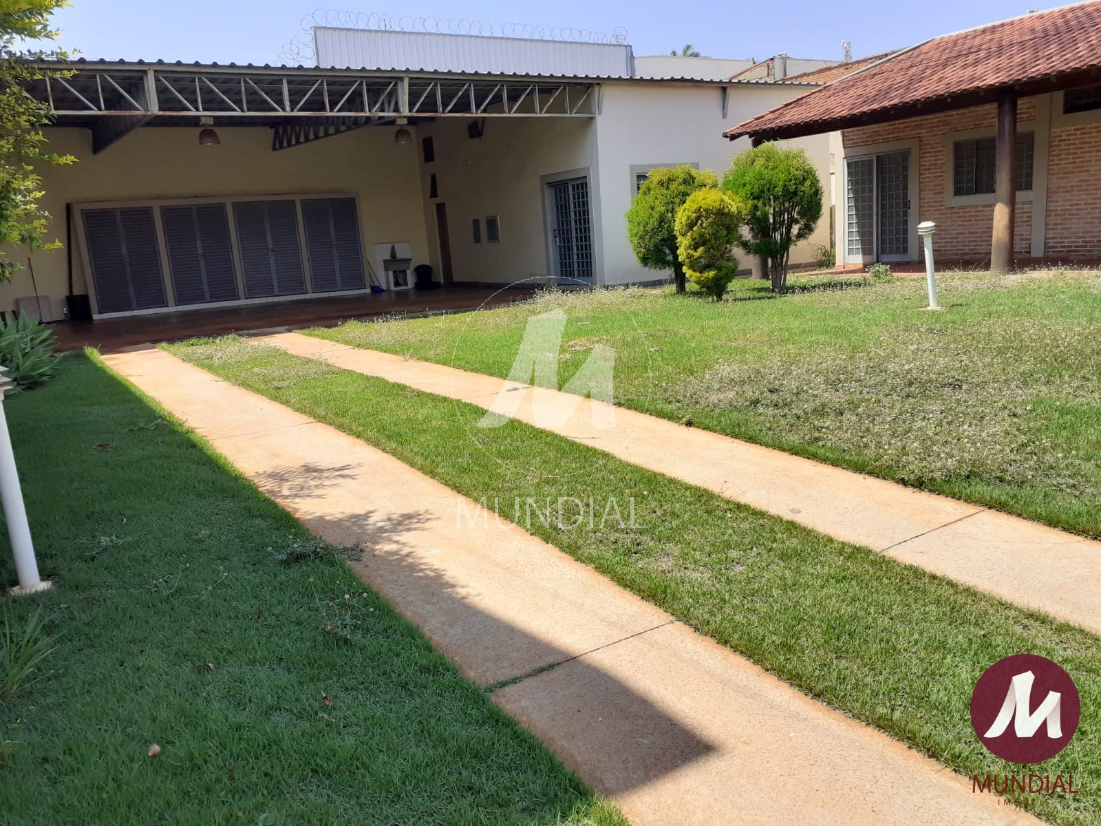 Garagem/estacionamento — foto 1