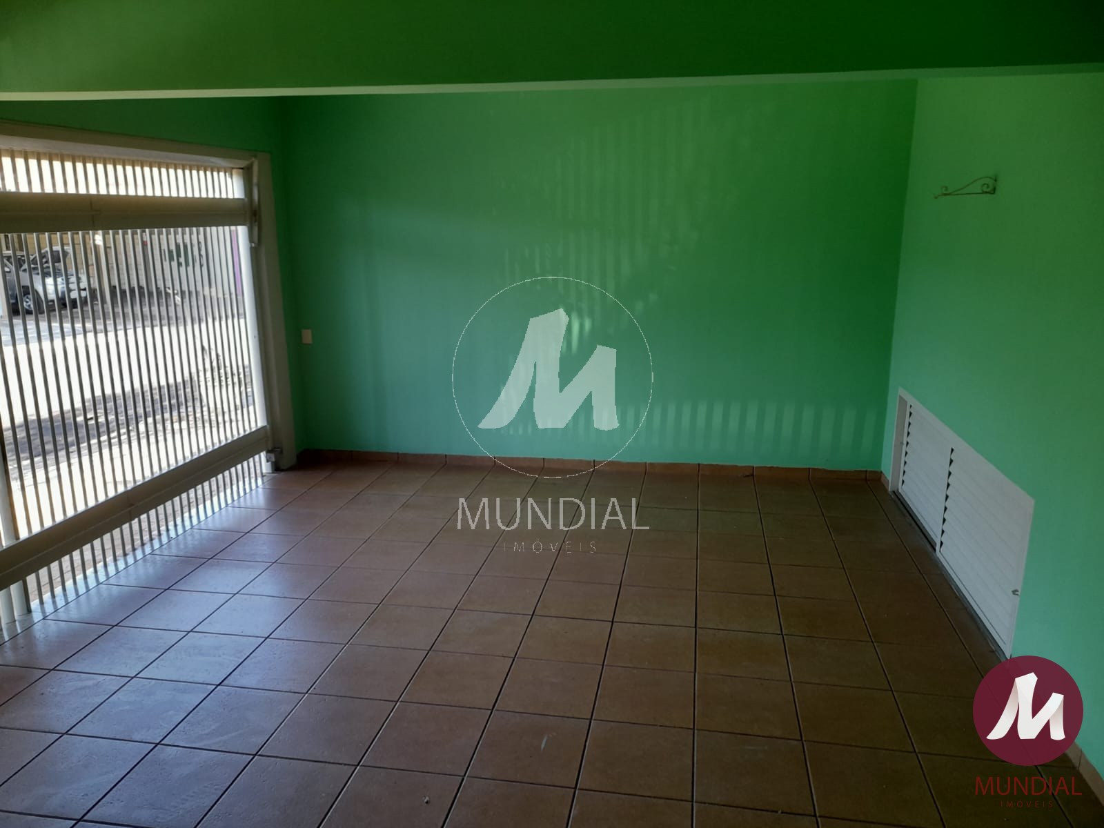 Garagem/estacionamento — foto 1