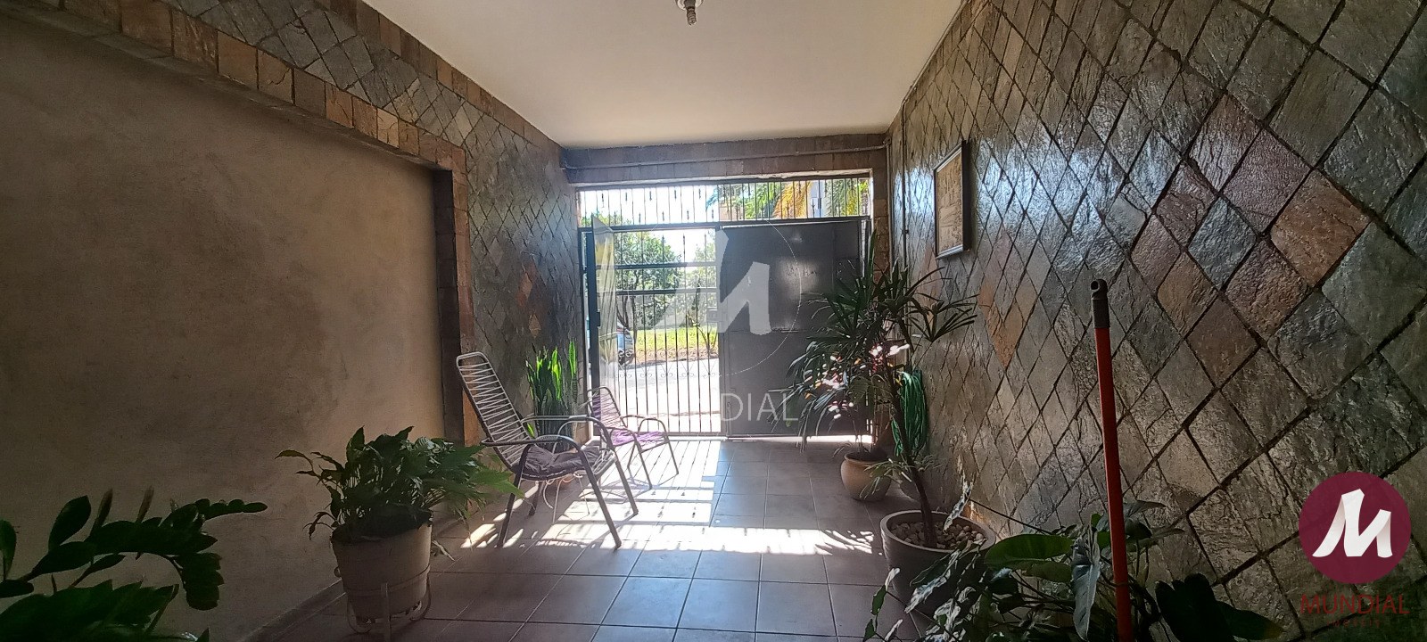 Garagem/estacionamento — foto 2