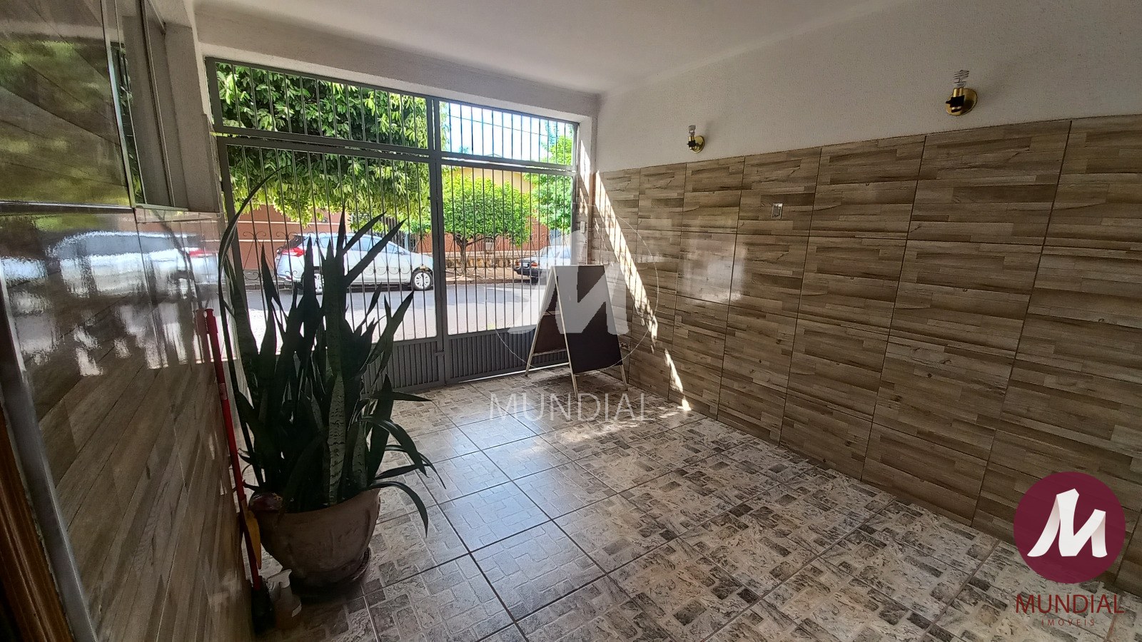 Garagem/estacionamento — foto 1