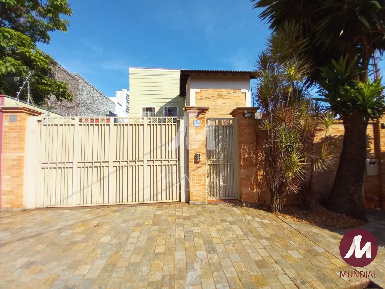 Fachadas que roubam a cena — Casa em Alto Da Boa Vista