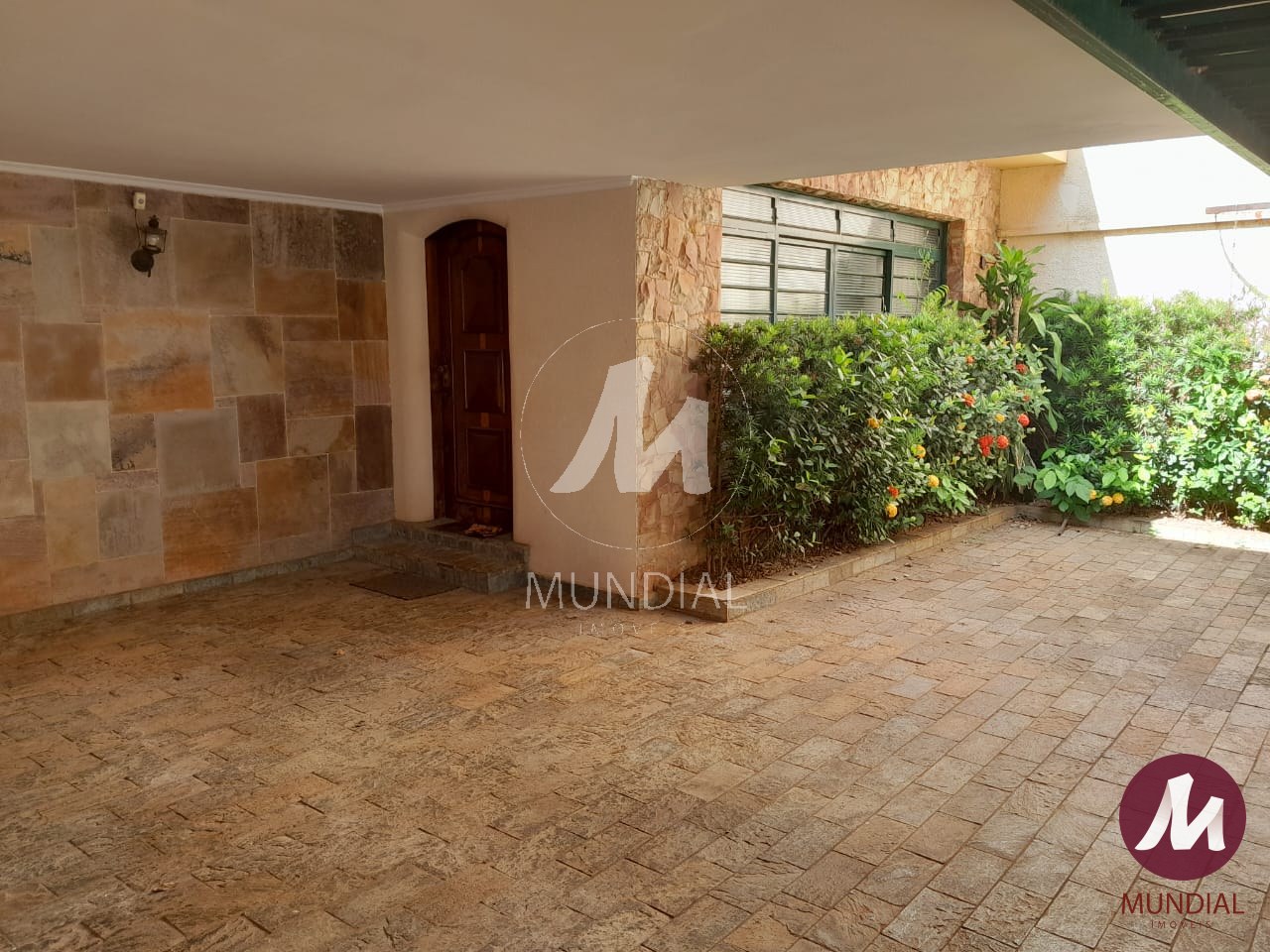 Garagem/estacionamento — foto 2