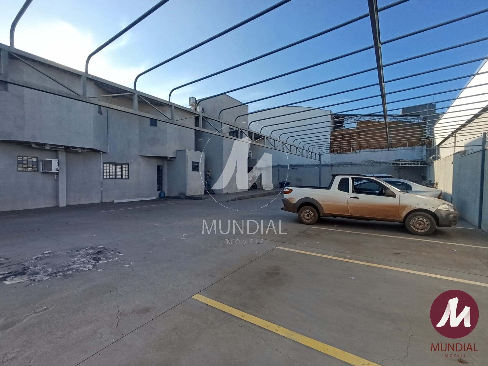 Garagem/estacionamento — foto 23