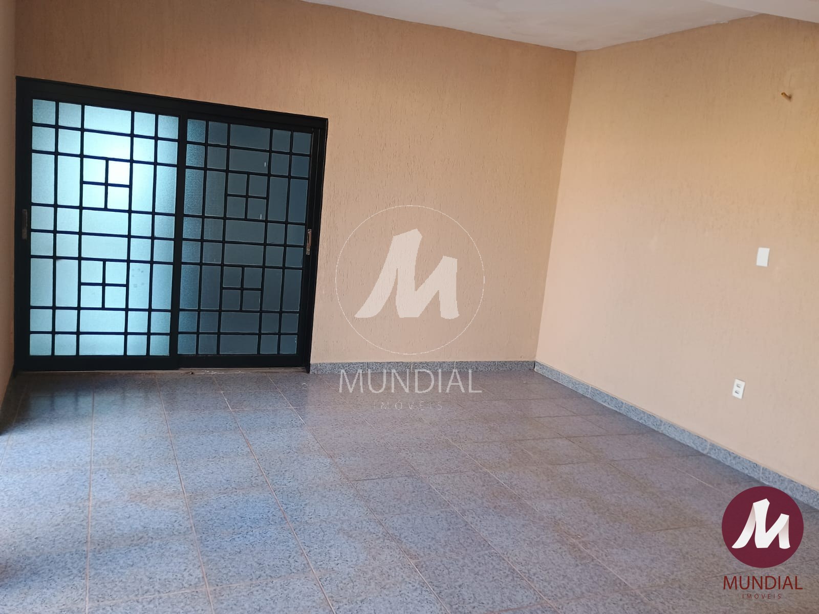 Garagem/estacionamento — foto 1