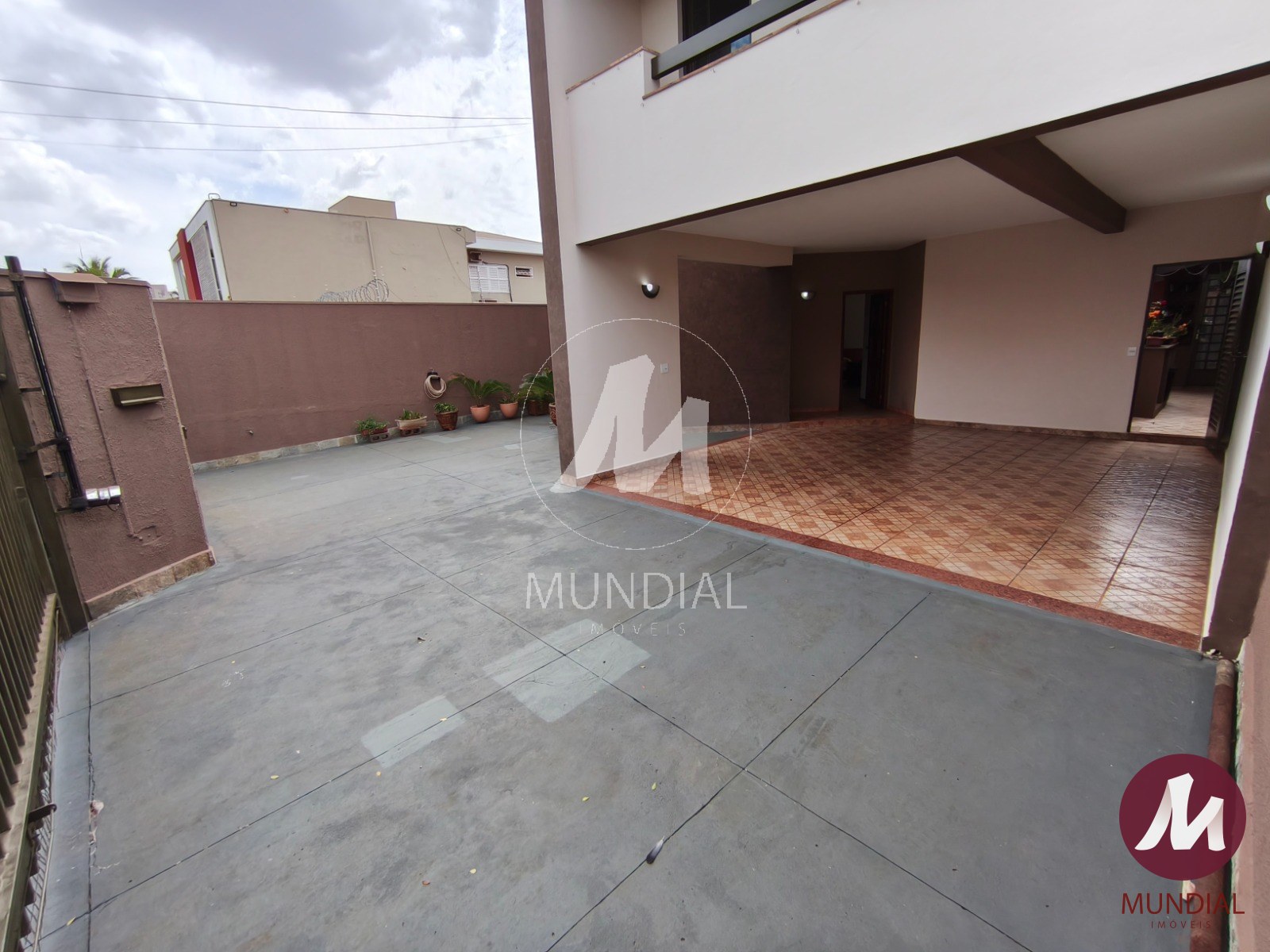Garagem/estacionamento — foto 2