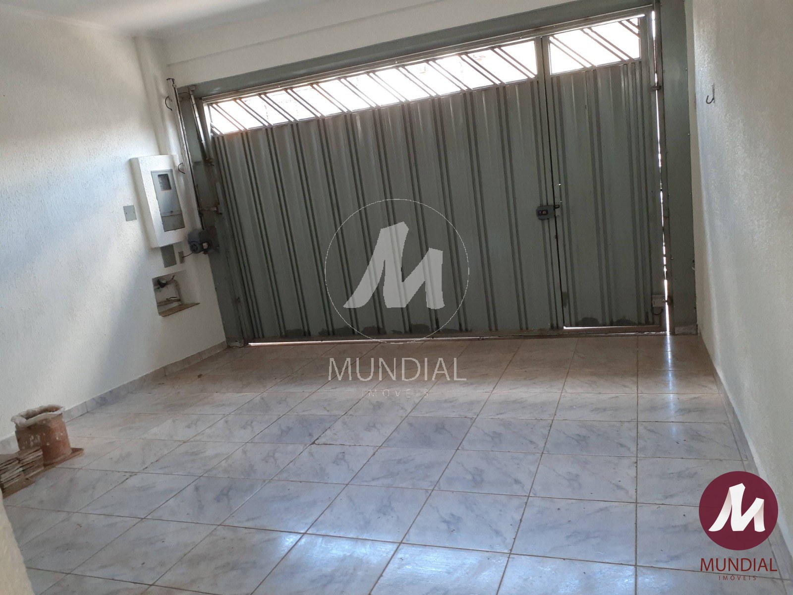 Garagem/estacionamento — foto 1