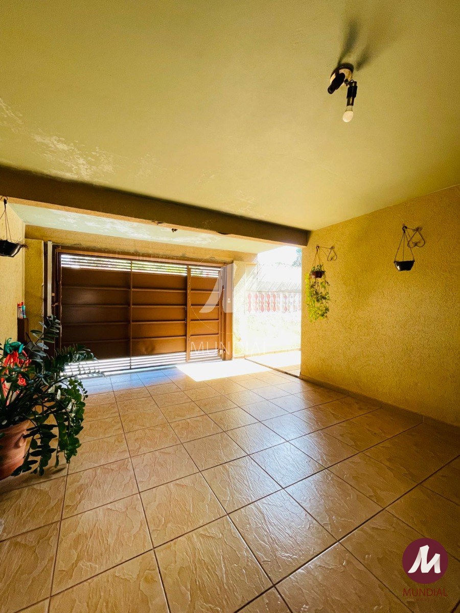 Garagem/estacionamento — foto 2