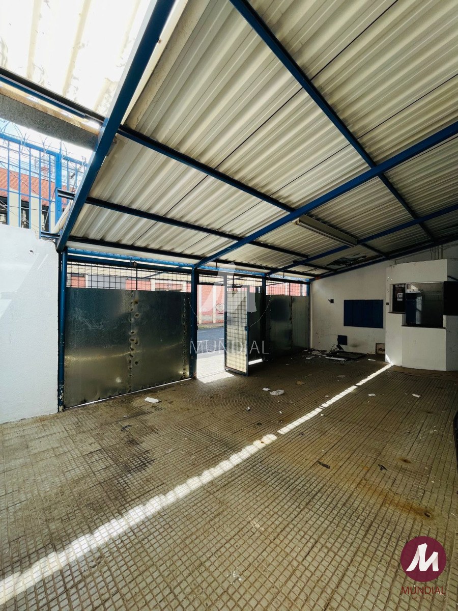 Garagem/estacionamento — foto 1