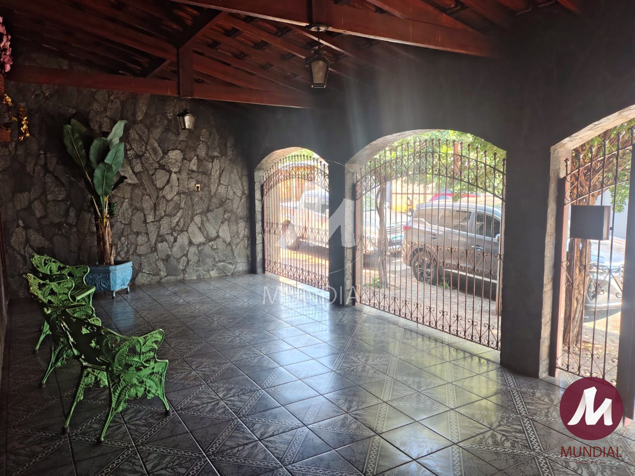 Garagem/estacionamento — foto 1