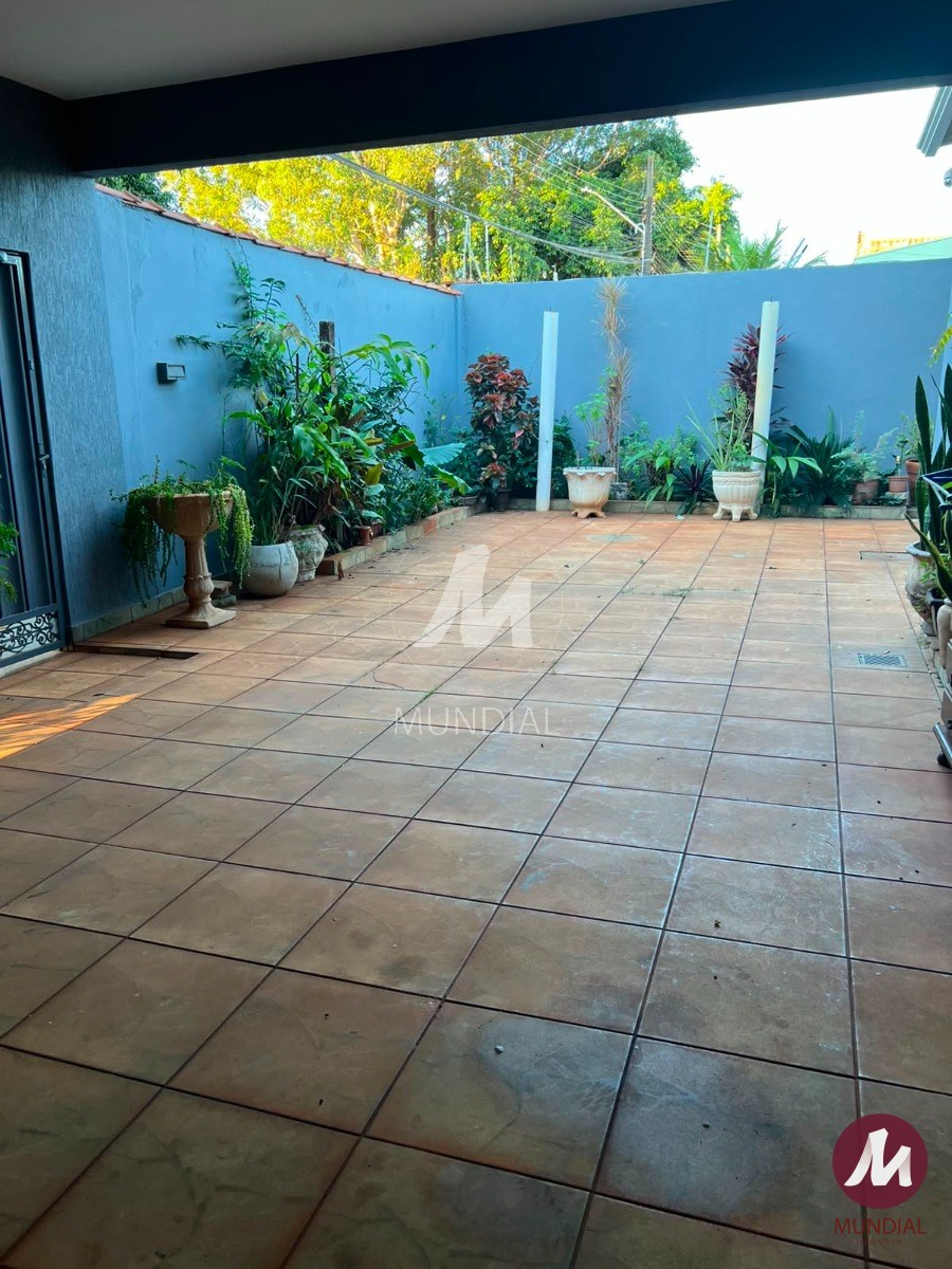 Garagem/estacionamento — foto 1