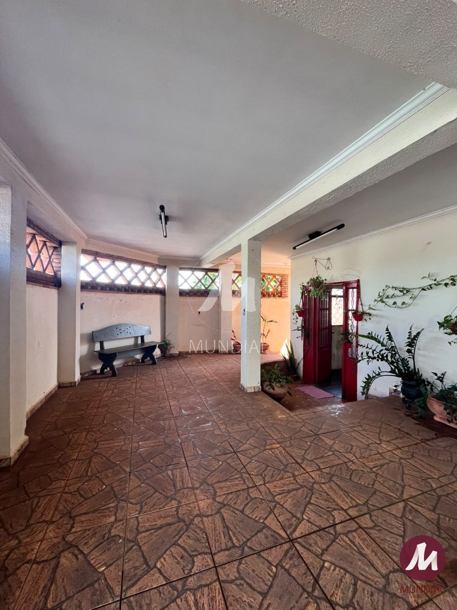 Garagem/estacionamento — foto 2