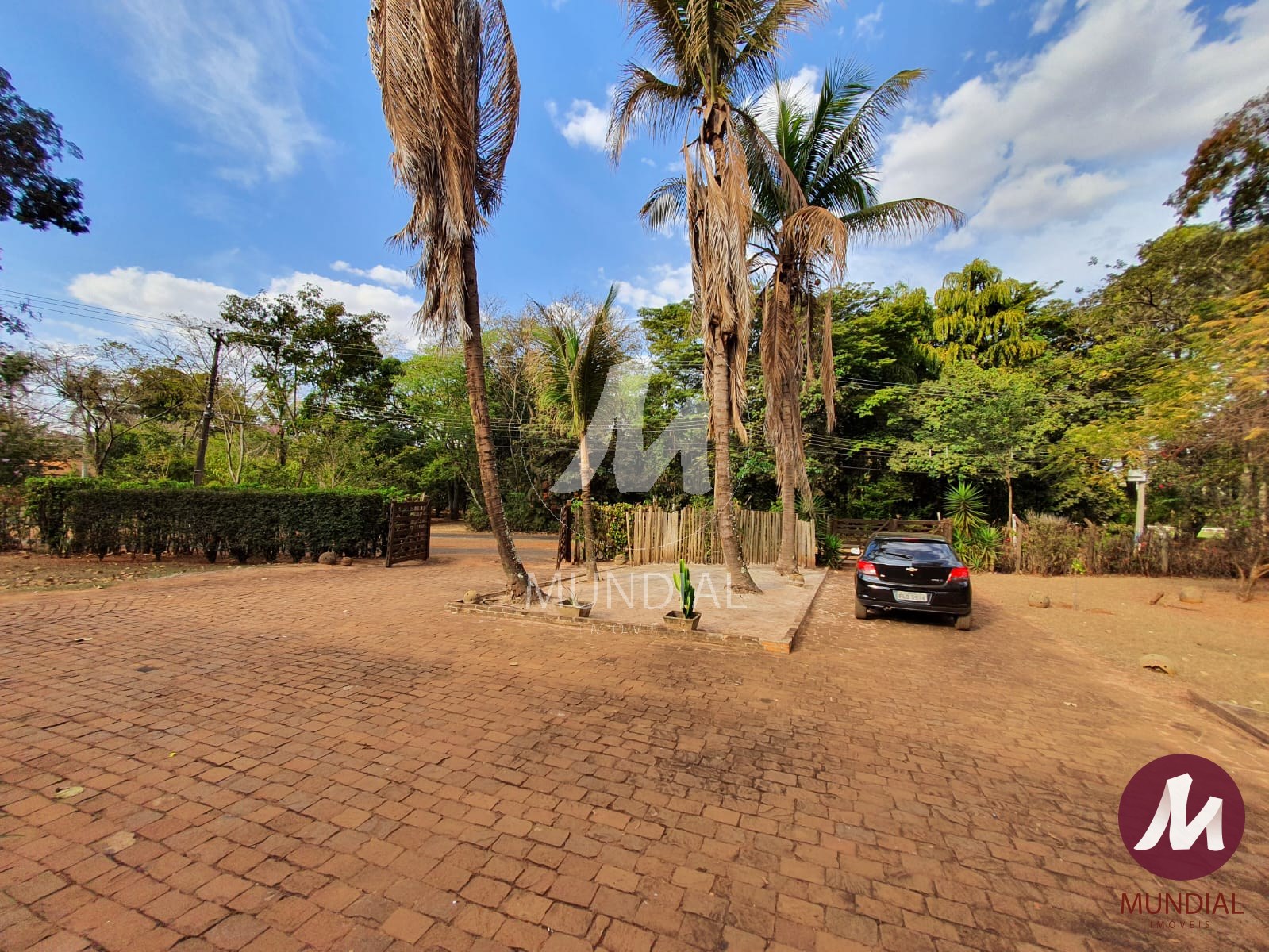 Garagem/estacionamento — foto 2