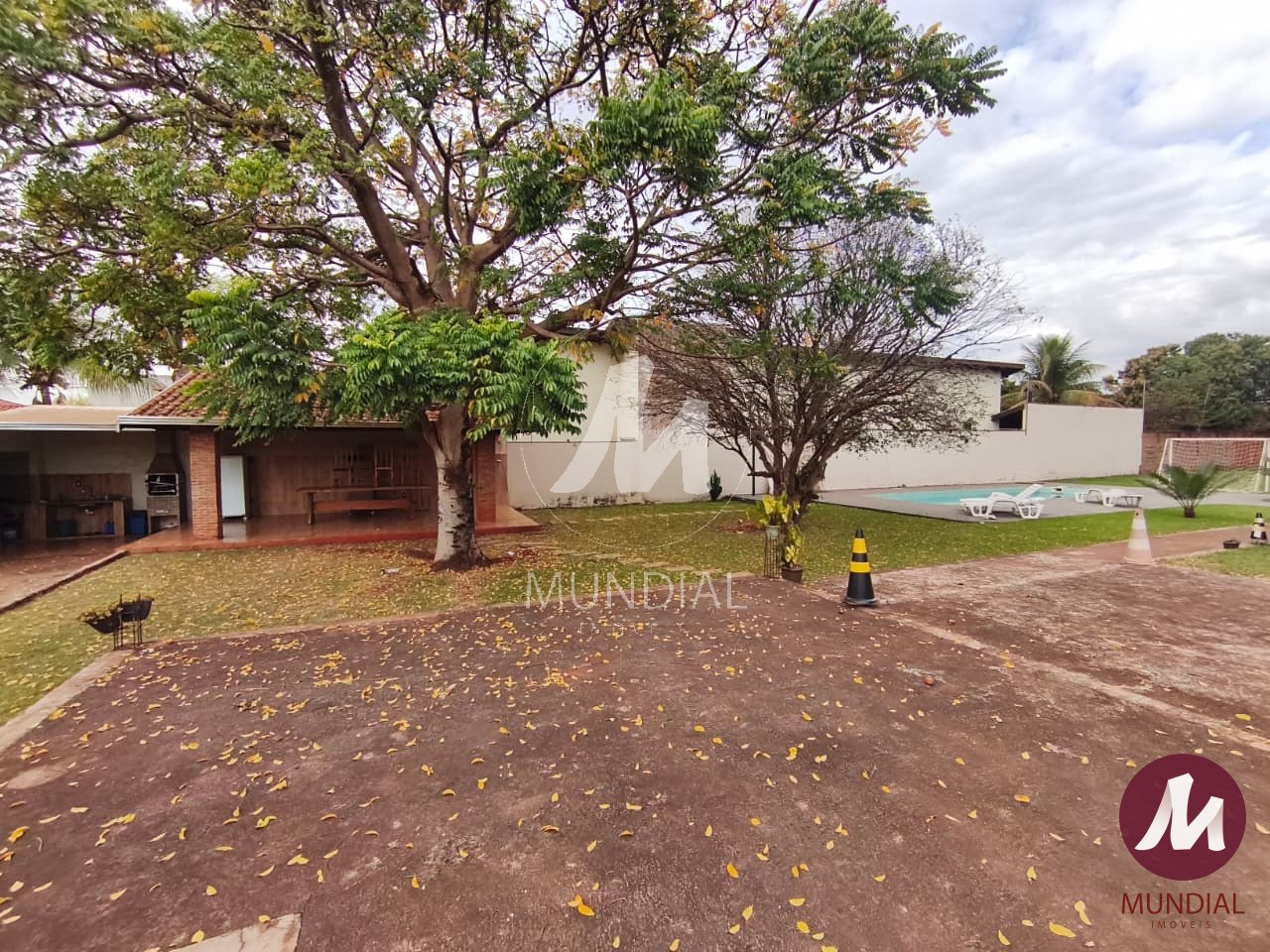 Garagem/estacionamento — foto 2