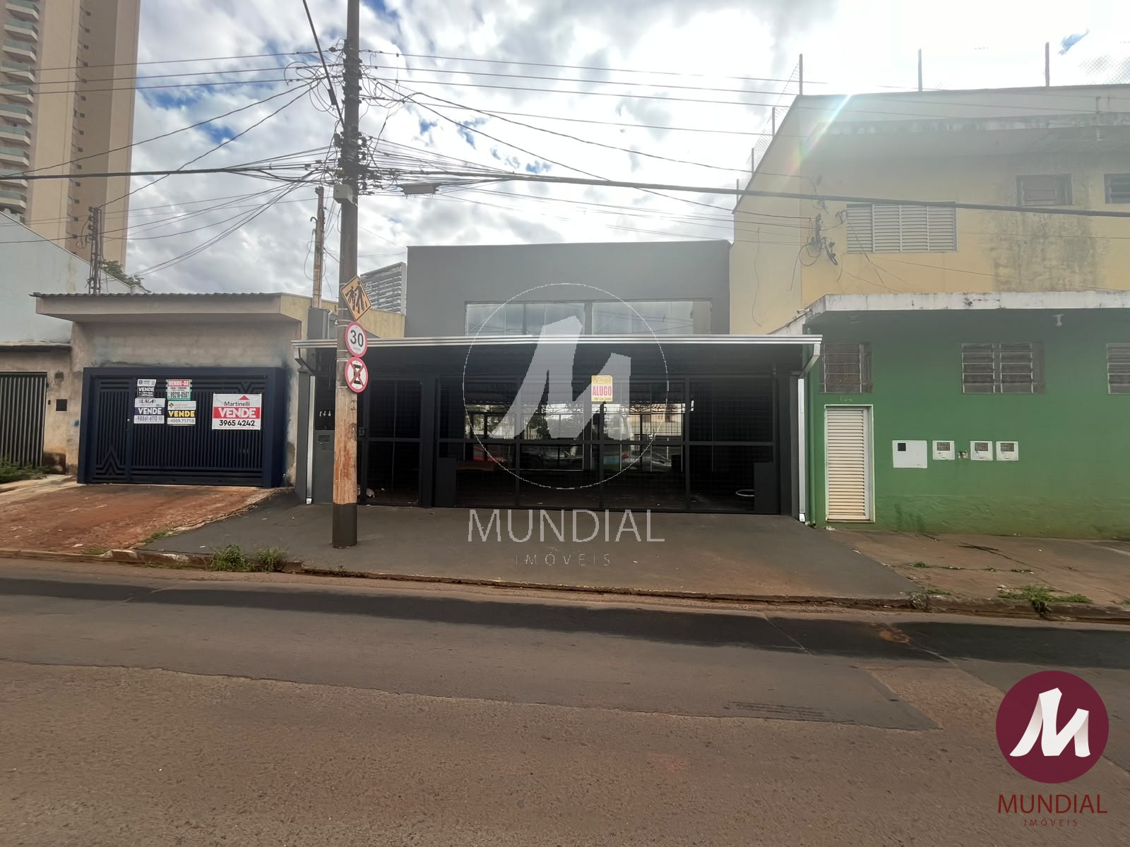 Fachadas que roubam a cena — Salão-Galpão em Jardim Botanico