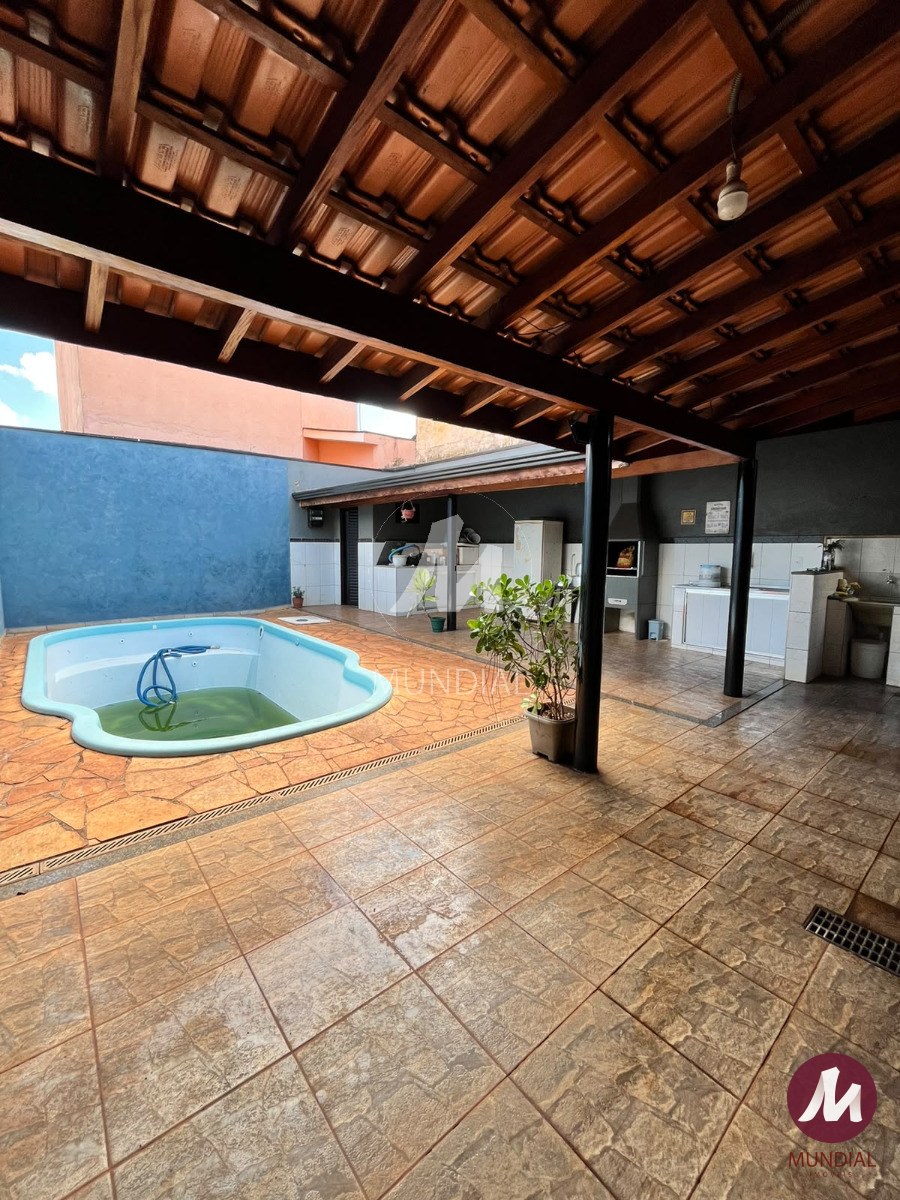 Piscinas para mergulhar de cabeça — Casa em Ipiranga