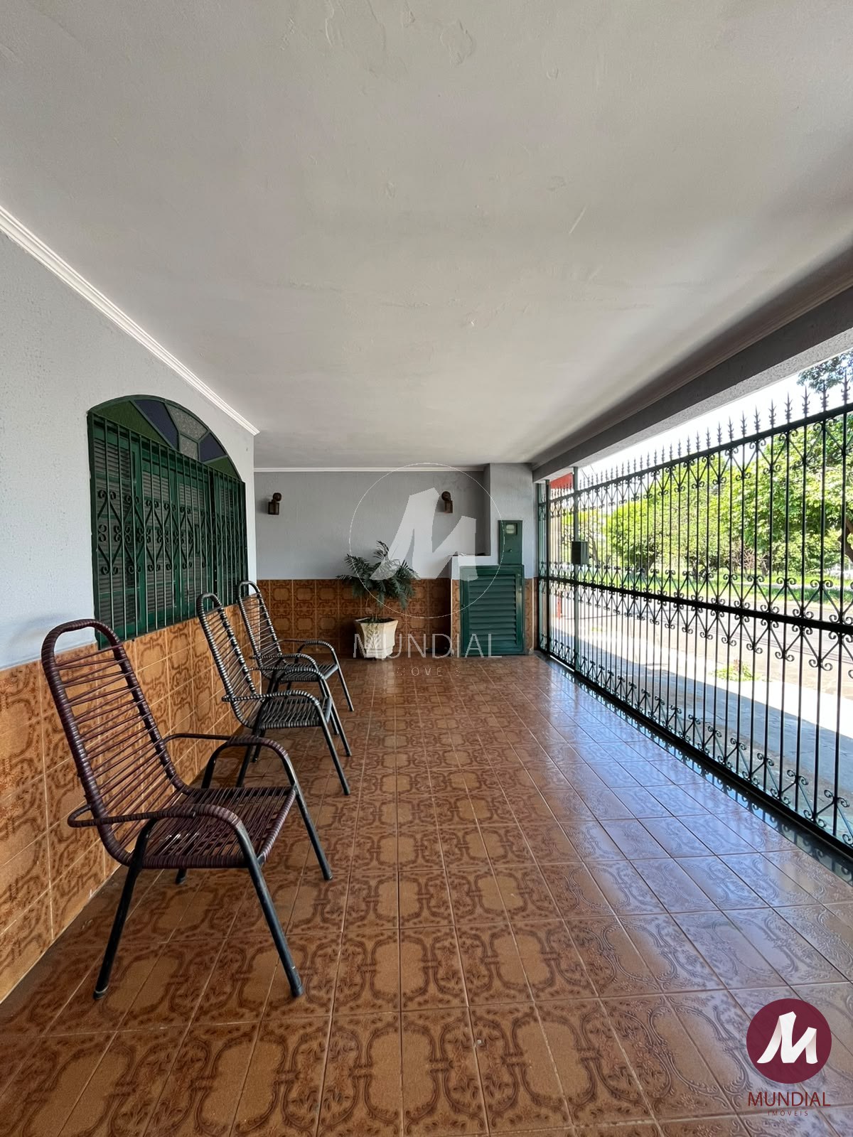 Garagem/estacionamento — foto 2