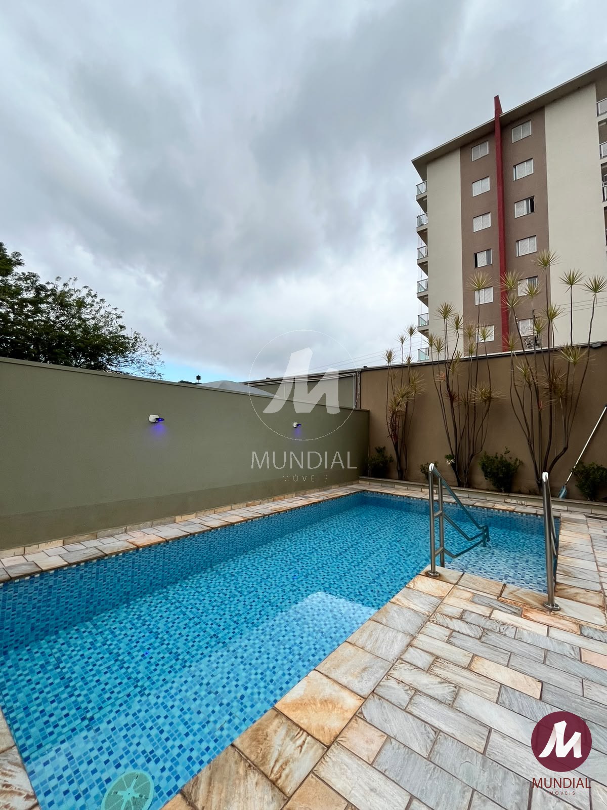 Piscinas para mergulhar de cabeça — Apartamento em Jardim Palma Travassos