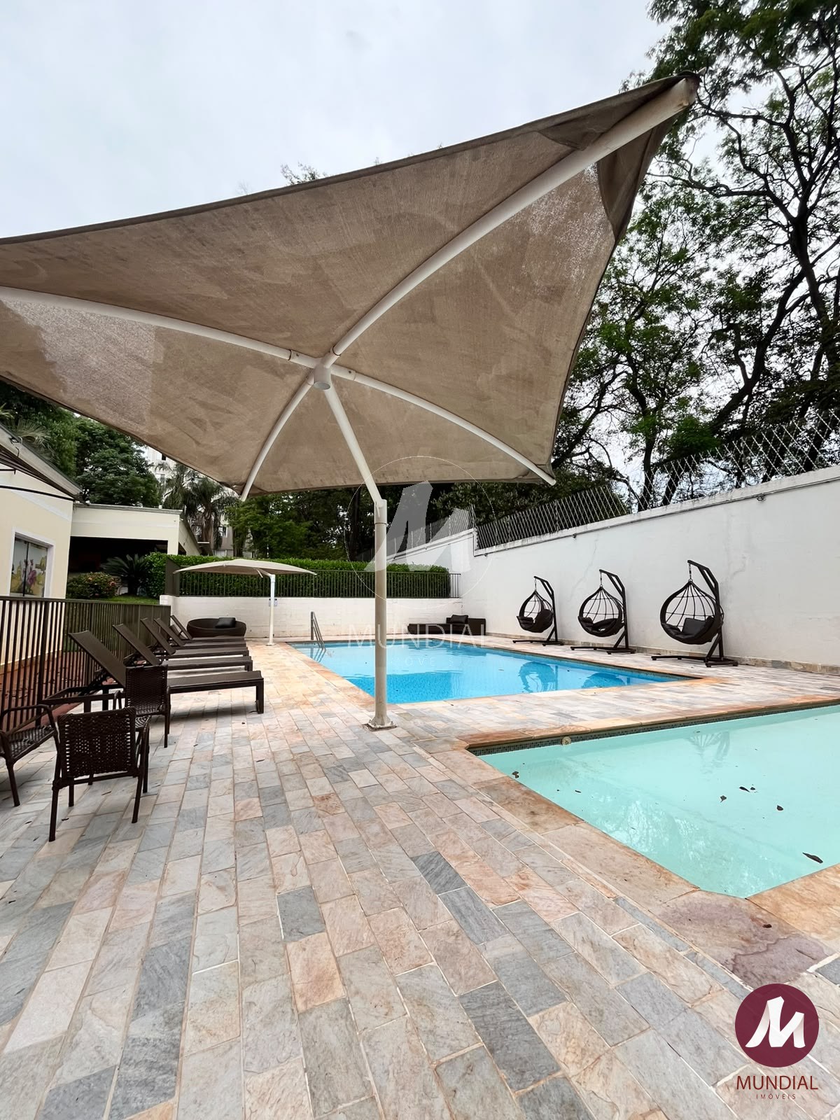 Piscinas para mergulhar de cabeça — Apartamento em City Ribeirão