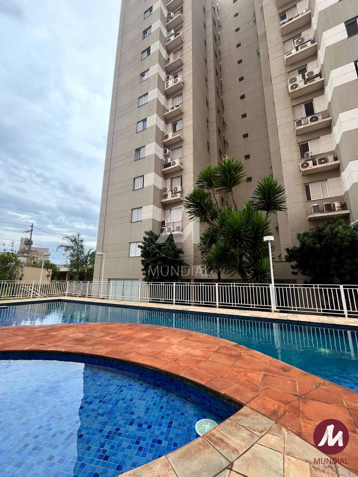 Piscinas para mergulhar de cabeça — Apartamento em Nova Aliança Sul