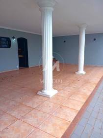 29 - Garagem/estacionamento