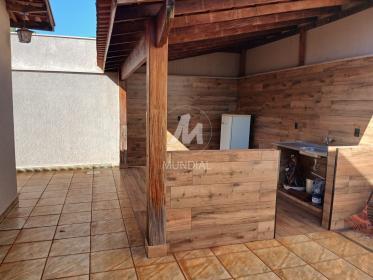 24 - Quintal/corredores