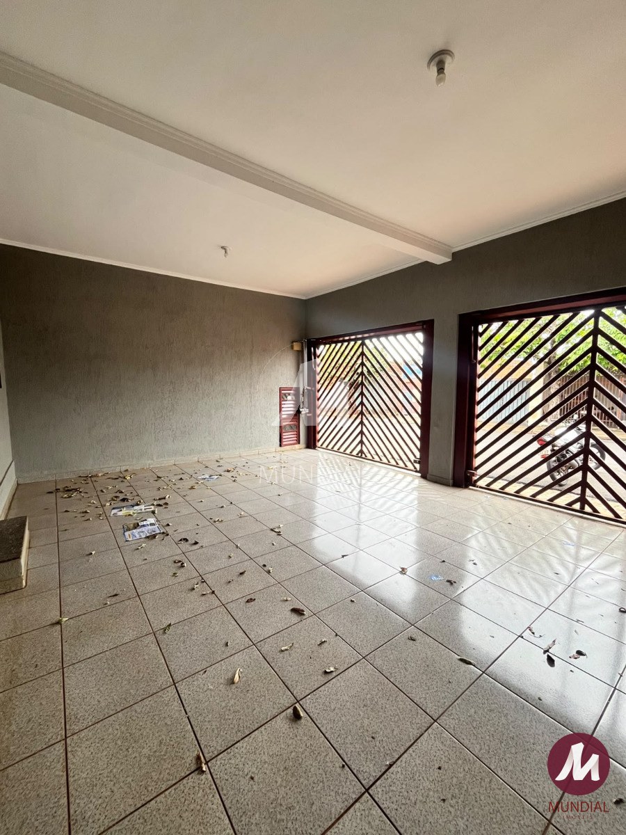 2 - Garagem/estacionamento