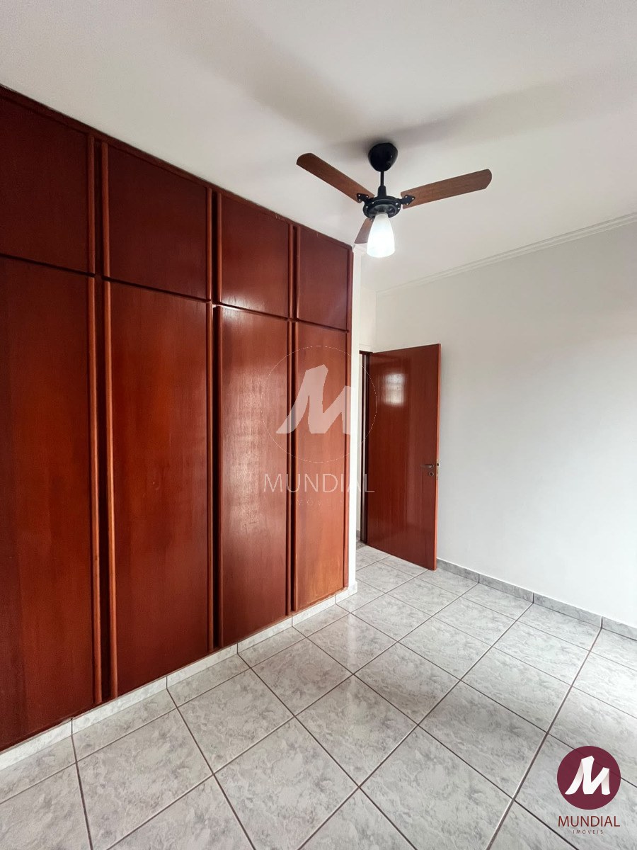 20 - Dormitorio