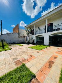 4 - Garagem/estacionamento
